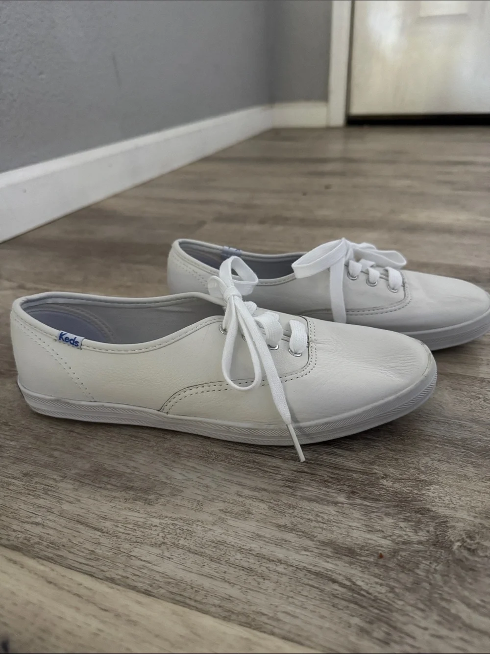 Keds White Leather Size 8 - Picture 3 of 8